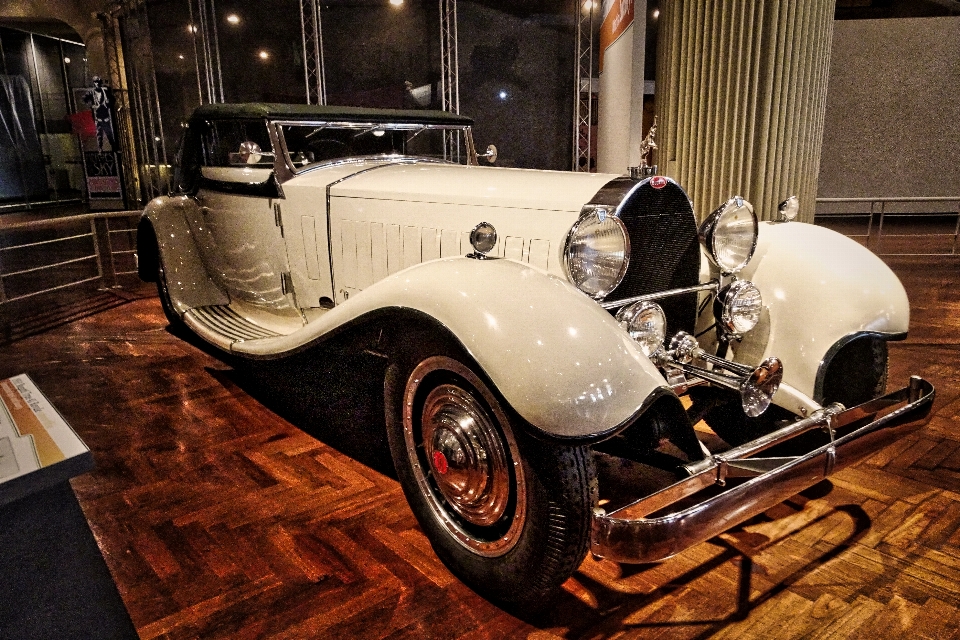 Duesenberg
 detroit
 ford 1931