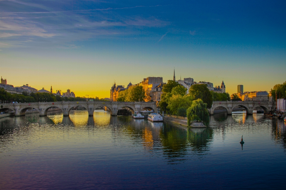 Rivière paris france voie navigable
