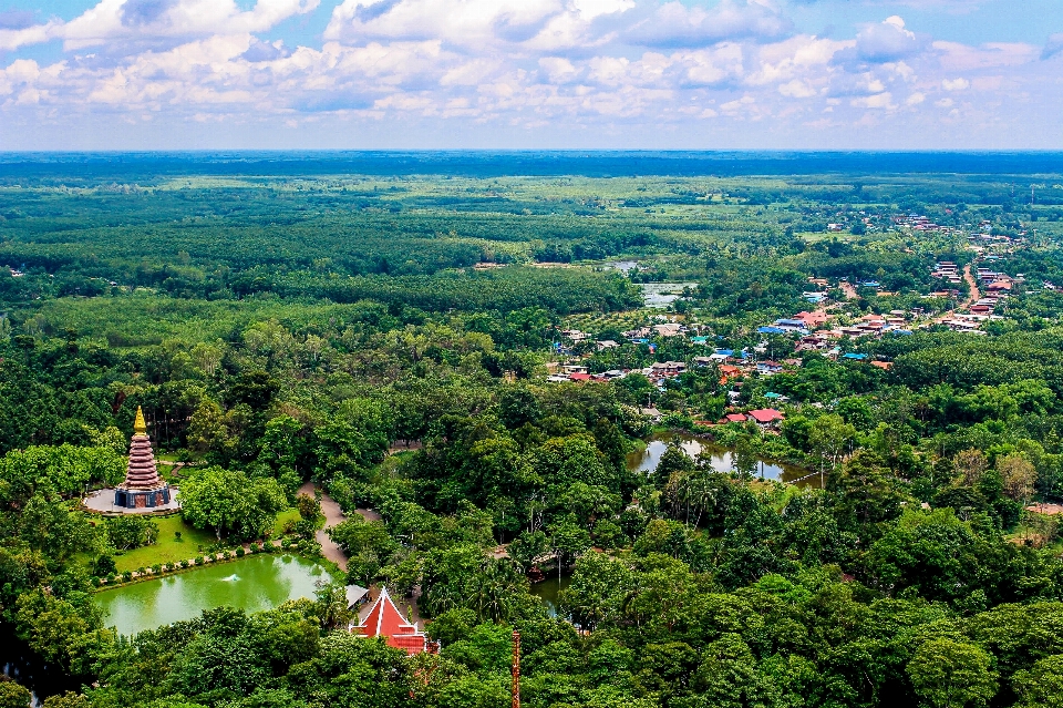 Viejo al aire libre tailandés tailandia