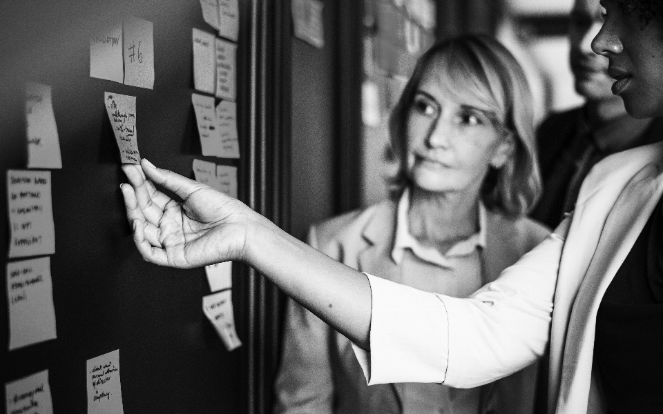 Américain en cours d'analyse
 noir et blanc
 réflexion