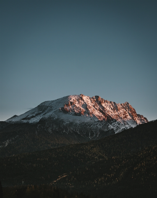 高山 山脉 日落 远足