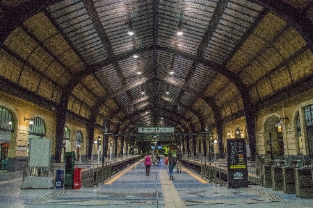 Foto Estación subterraneo transporte urbano