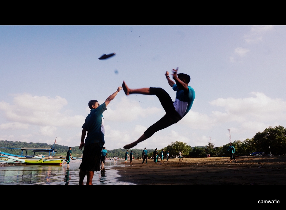 Beach kick trick landscape