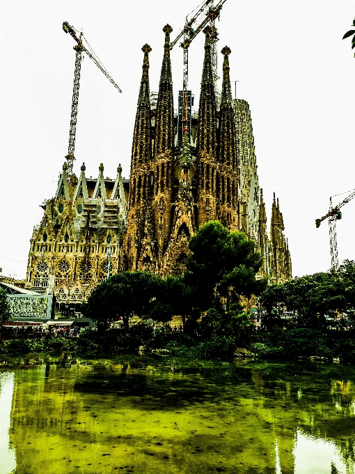 Tapınak
 ortaçağ mimarisi
 spire katedral