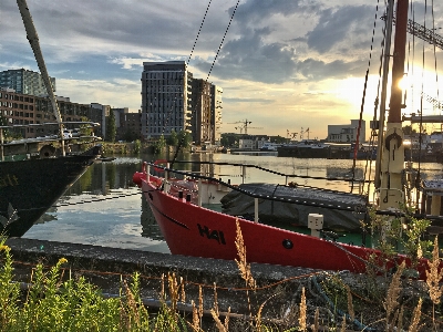 Hafen von hamburg harburg
 wasserweg
 Foto