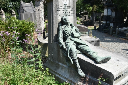 Photo Bruxelles grave cimetière statue