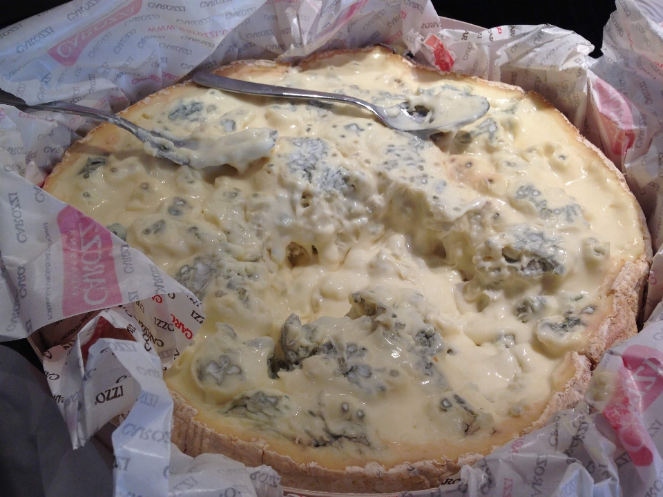 Gorgonzola
 ser cieknący kremowy
