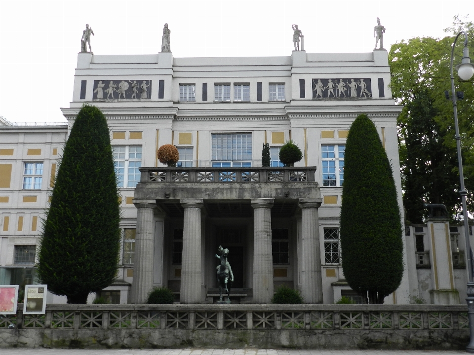 München wahrzeichen villa
 gebäude