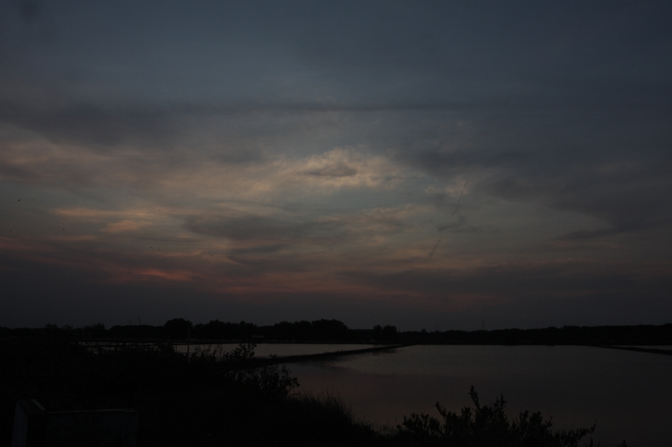 Atardecer oscuro cielo horizonte