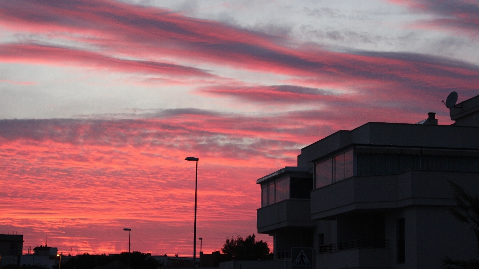 Cielo
 gökyüzü bulut gün batımı sonrası kızıllık
