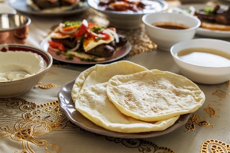 Foto Makanan piring masakan sarapan