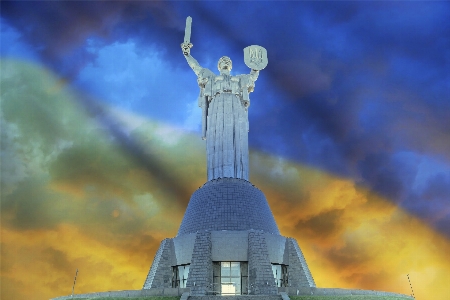 Foto Ucraina kiev
 patria
 statua