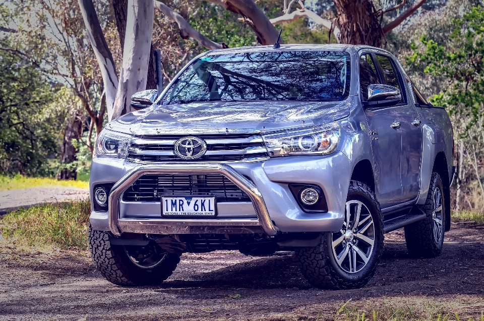 2018 toyota
 hilux
 sr5
