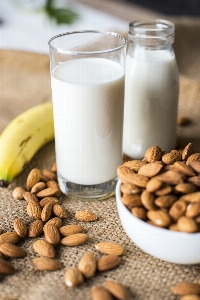 Foto Mandorla
 latte di banana bottiglia