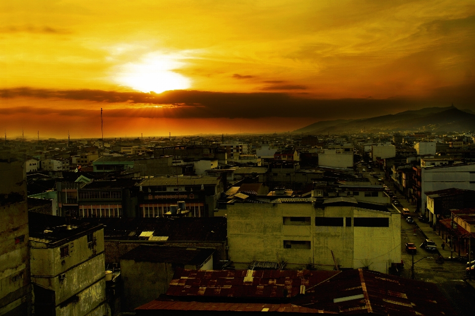 Sol atardecer ciudad amarillo