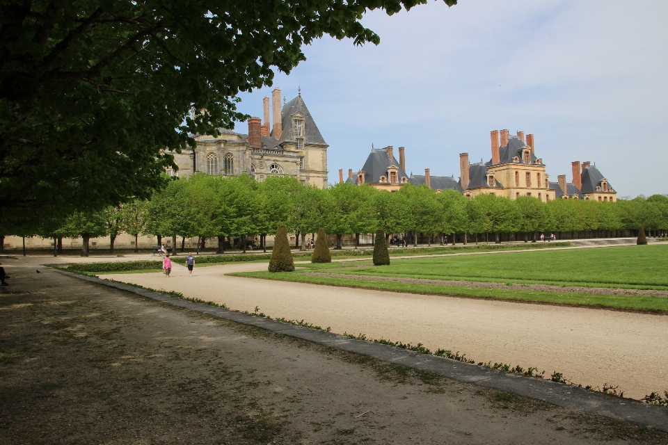 Istana
 fontainebleau.dll
 perancis alam