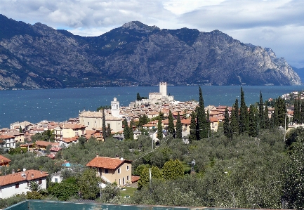 Malcesin
 gardasee
 italien stadt Foto