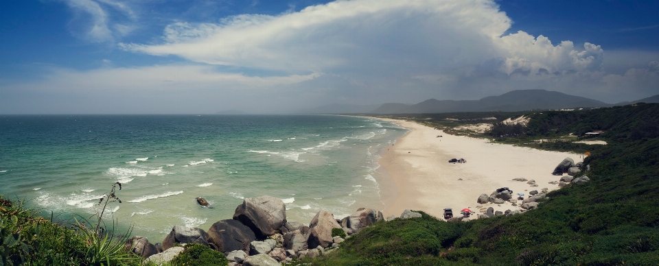 Laut pantai awan ombak