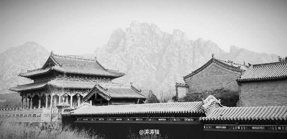 山 白 中国の建築
 屋根