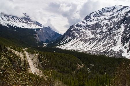 Mountainous landforms mountain highland natural landscape Photo