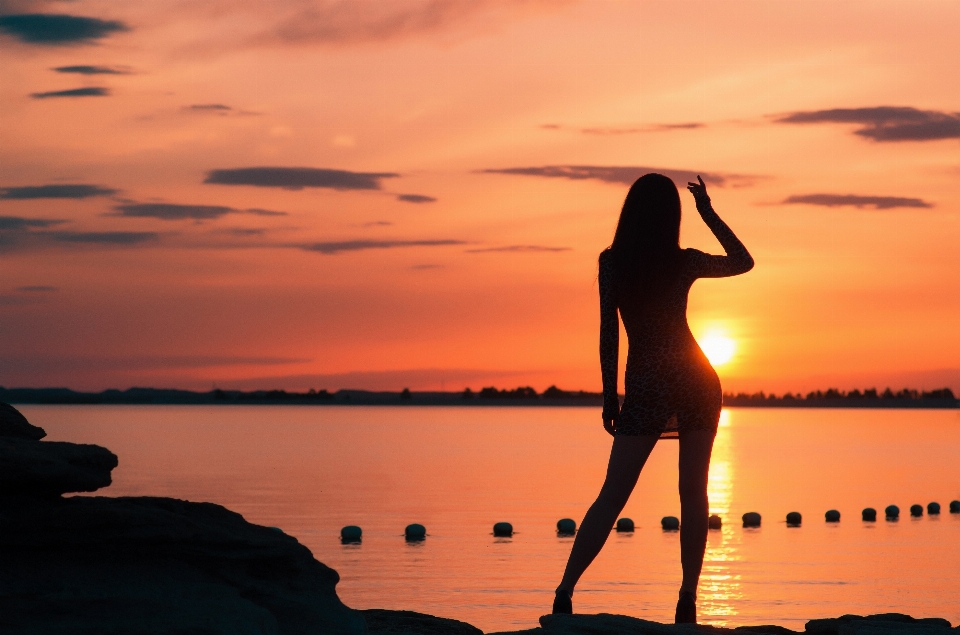 Menschen in der natur
 himmel wasser sonnenuntergang