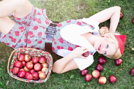 Foto Apple buah rumput tanaman