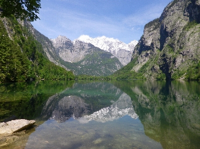 Mountainous landforms body of water tarn mountain Photo