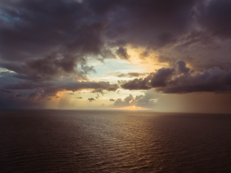 Sky horizon cloud ocean