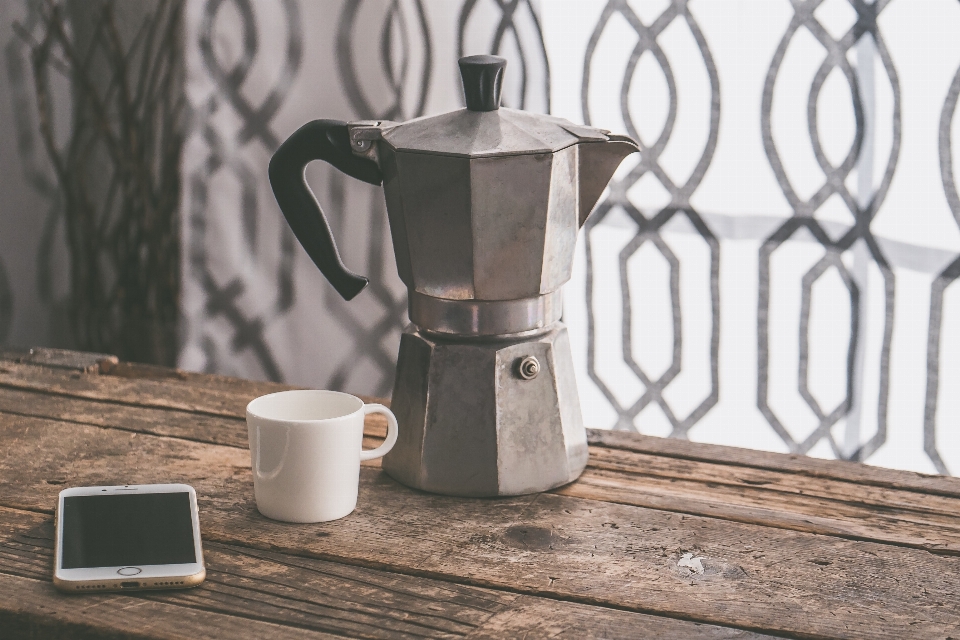 Mokkakanne
 kaffeemaschine
 kleingerät
 stilllebenfotografie
