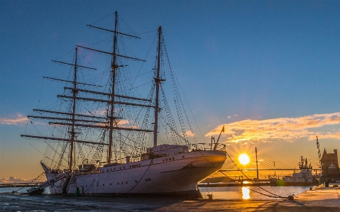 Tall ship sailing barquentine vehicle Photo