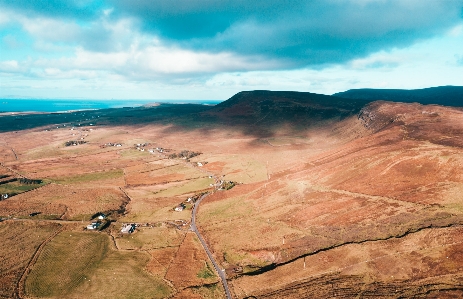 Foto Céu relevo montanhoso
 colina montanha