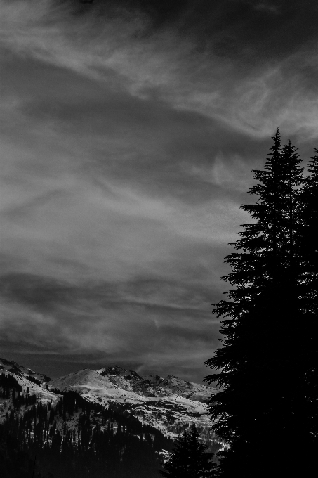 Sky cloud black white