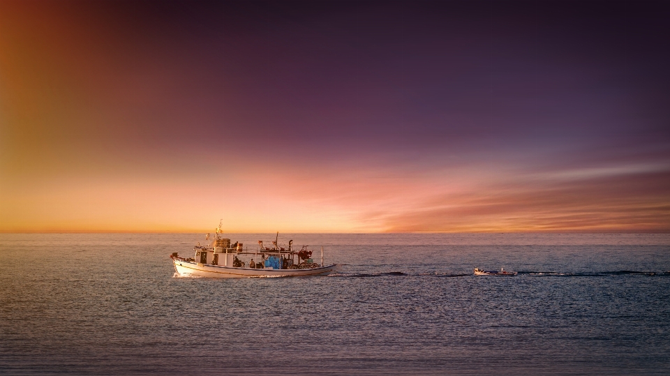 Ciel horizon transport par eau
 mer