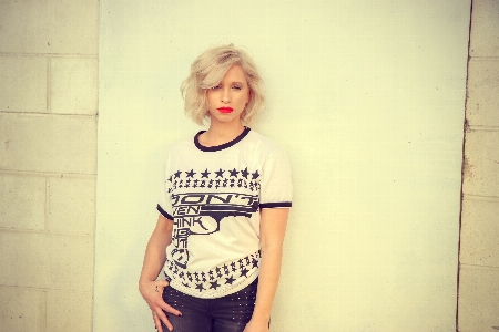 T shirt white hair clothing Photo