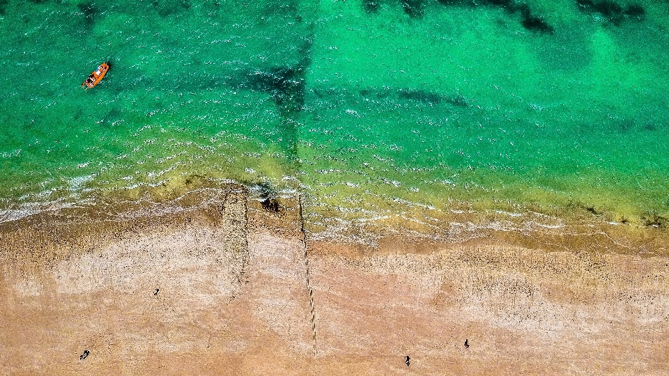 Verde parede amarelo água