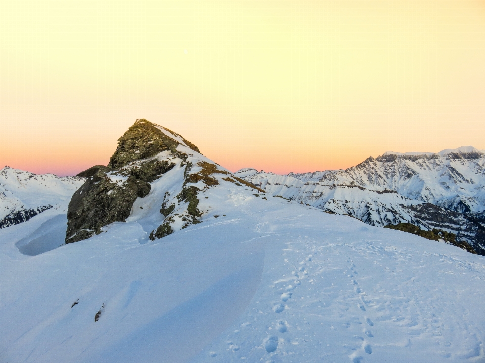 Bergige landschaftsformen
 berg schnee winter