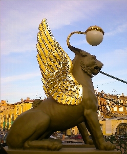 Foto Lanterna leone pietroburgo
 statua