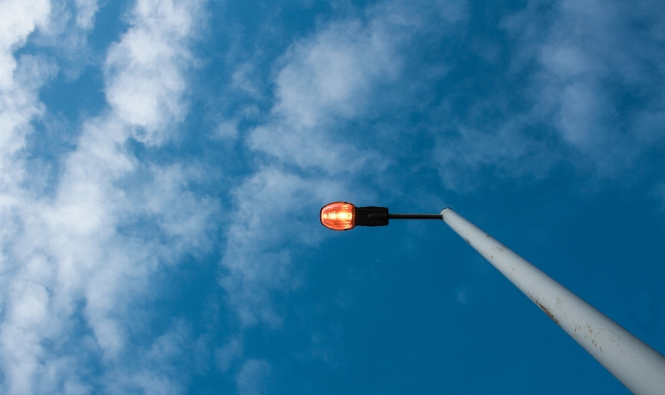 Cielo blu lampione
 illuminazione