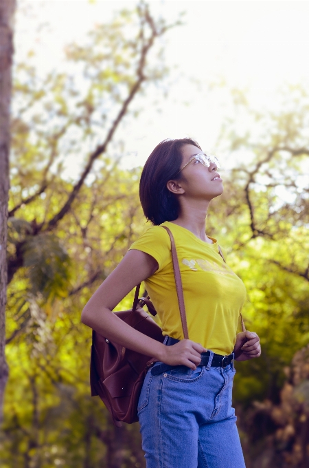 Orang-orang di alam
 kuning foto alam