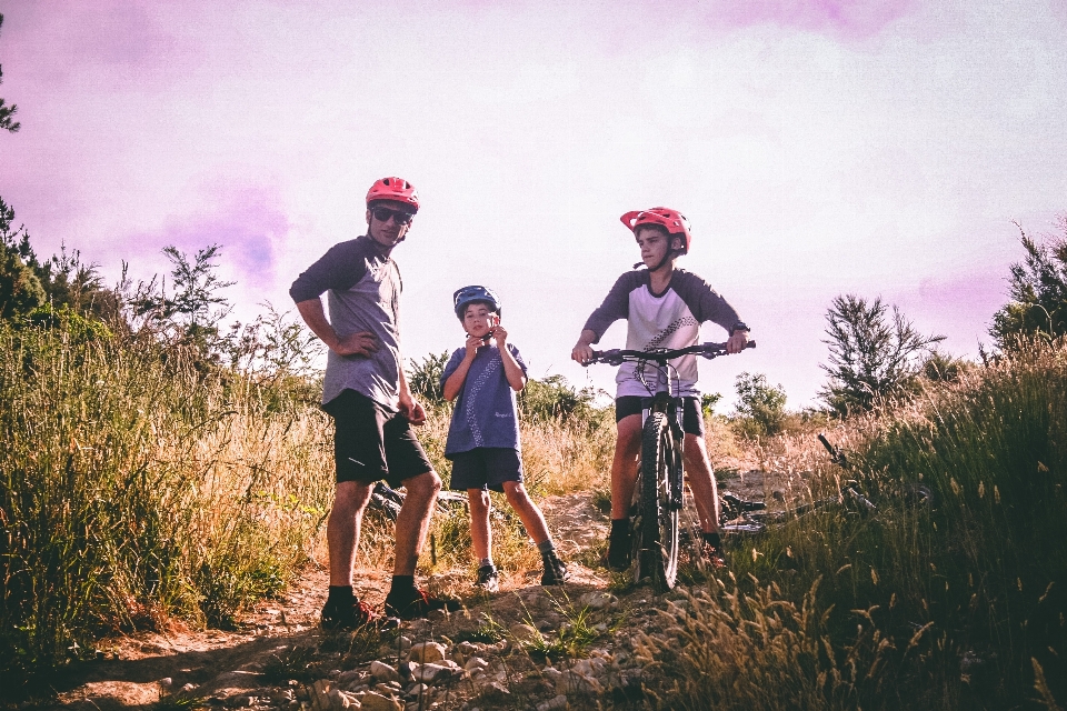 Les gens dans la nature
 vélo sport cycliste
 loisirs de plein air
