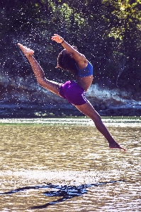 Wasser springen flip-akrobatik
 spaß Foto