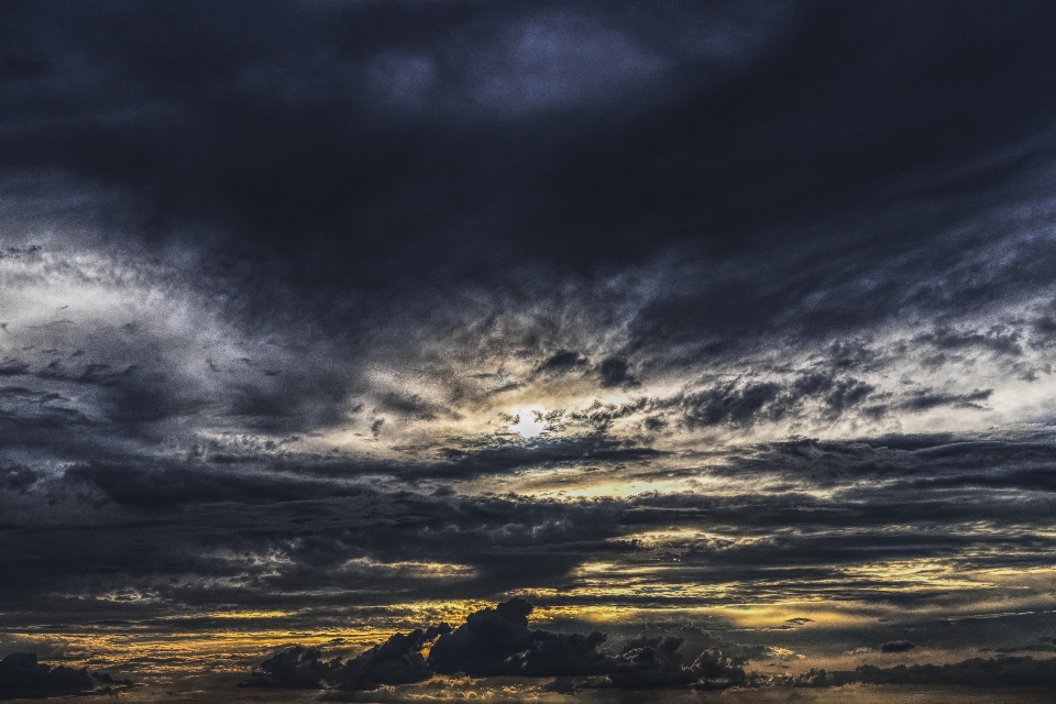 Langit awan suasana siang hari