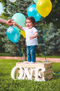 Foto Balon orang-orang di alam
 pasokan partai
 anak