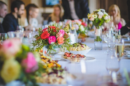 Wedding banquet flower arranging floristry centrepiece Photo