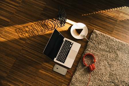 Laminate flooring wood table Photo