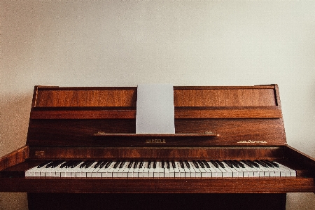 Foto Pianoforte strumento musicale elettronico
 tastiera musicale
