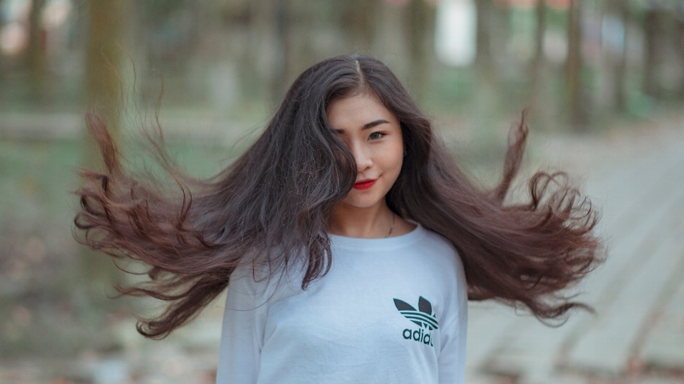 Cheveux affronter longs
 coiffure
