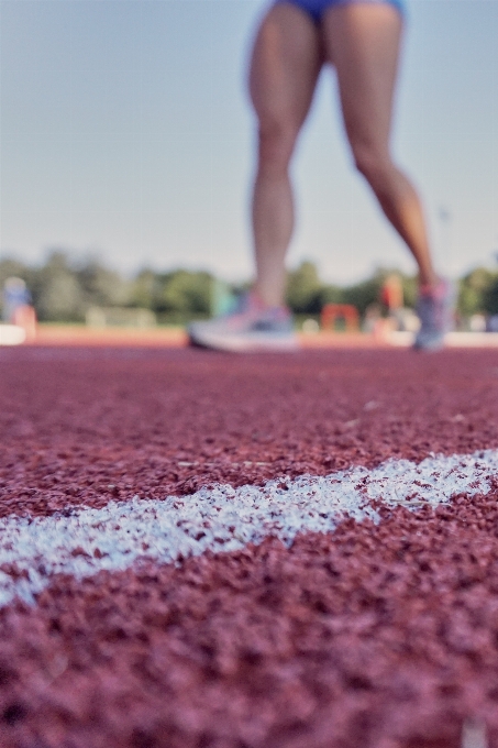 Pierna humana
 pique correr atletismo de pista y campo
