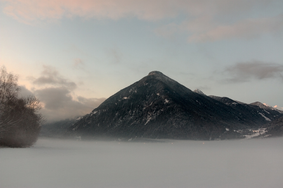 Morfologie montuose
 montagna cielo fenomeno atmosferico
