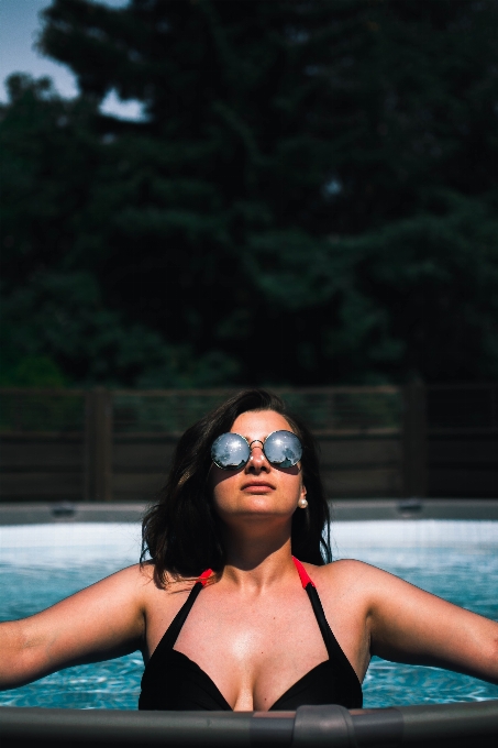 Lunettes
 des lunettes de soleil beauté piscine
